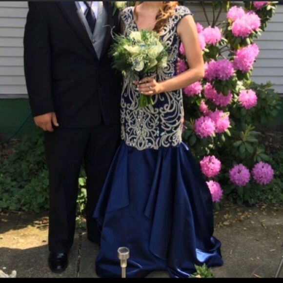 Rachel Allan Prima Donna 5817. Size 4, long blue and silver gown 👗 - Picture 3 of 8